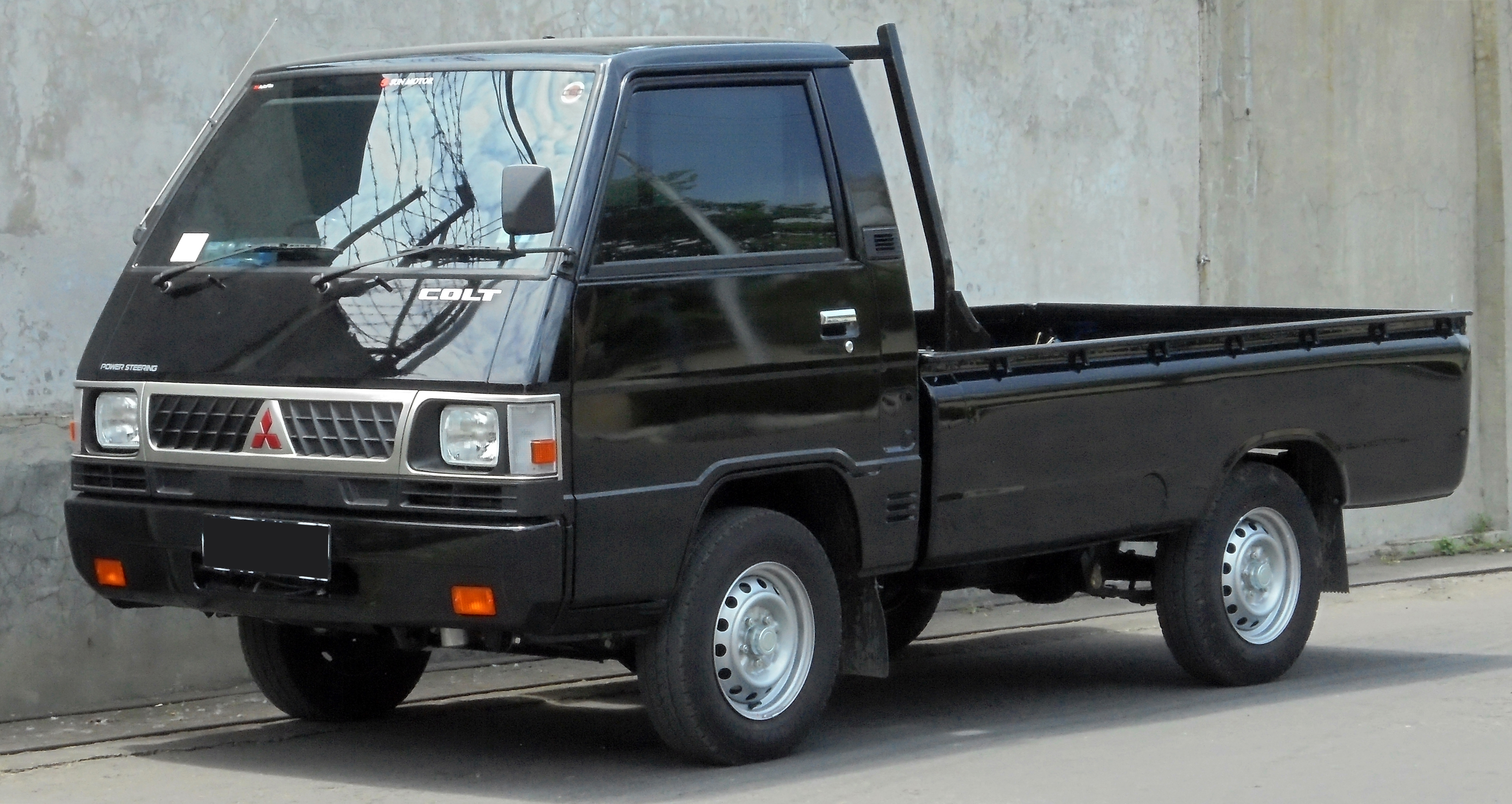 Mitsubishi Colt L300 Thumbnail 2